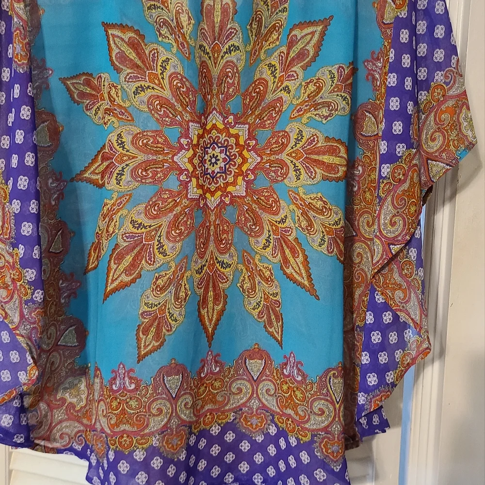 Fig and Flower caftan‎ style blouse - Picture 2 of 3